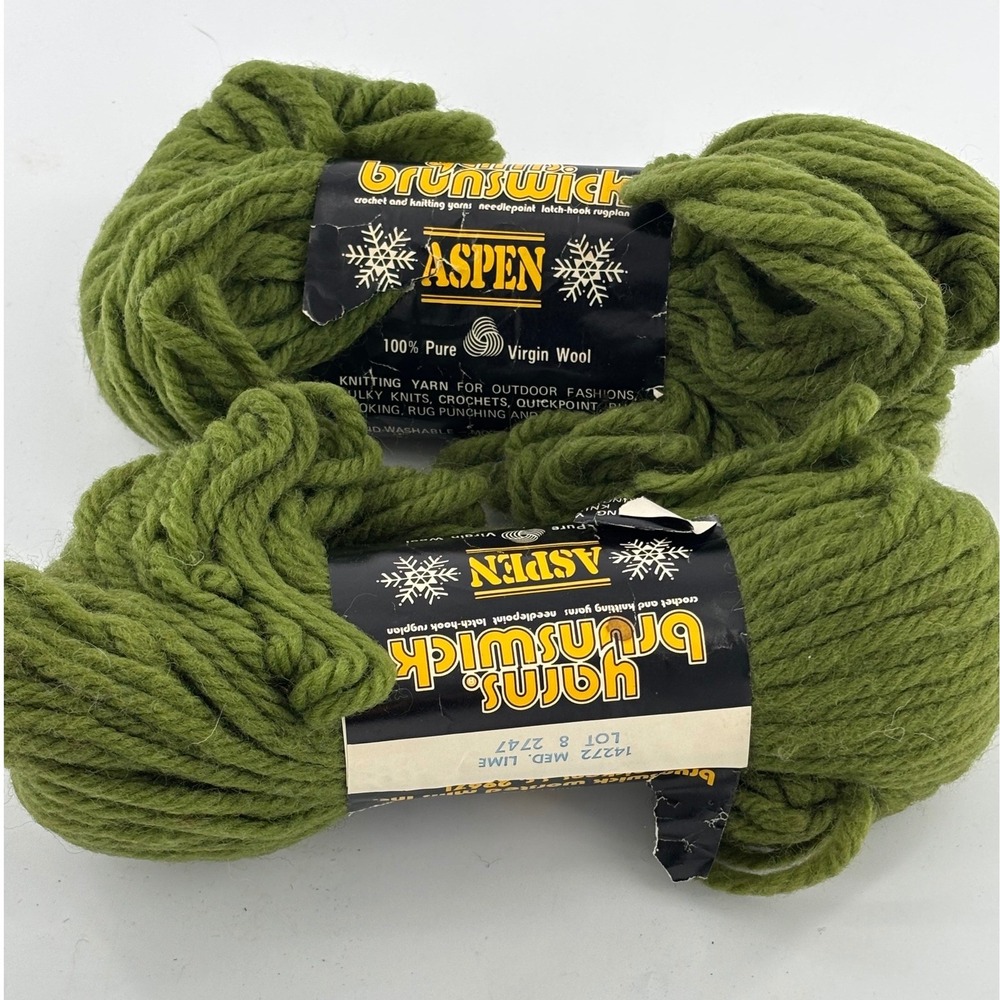 Brunswick Aspen Yarn 100 Percent Pure Virgin Wool Med Lime 2 Ounce Skein‎
